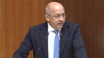 ألان عون: لبنان في ورطة وحالة عجز.. ونعيش حوار طرشان ألان عون: لبنان في ورطة وحالة عجز.. ونعيش حوار طرشان