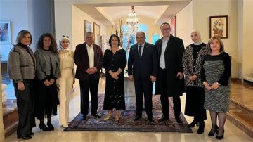 السفير الفلسطيني في لبنان والسفير السابق في إقليم كردستان زارا المركز الوطني للعيون