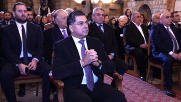 مرقص مثل الرئيس عون في قداس عيد مار أنطونيوس الكبير في كفرشيما: الايمان يبارك مسيرة الإصلاح مرقص مثل الرئيس عون في قداس عيد مار أنطونيوس الكبير في كفرشيما: الايمان يبارك مسيرة الإصلاح