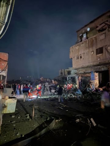 غارات عنيفة على صيدا... تدمير مبنى بالكامل ووقوع إصابات