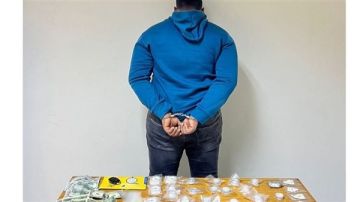 مخدرات ورخصة مزورة والمروج في قبضة الأمن