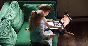 فرنسا: إقرار مشروع قانون يحظر استخدام وسائل التواصل لمن دون الـ 15 عاما