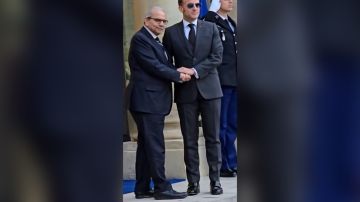 بالفيديو: سلام في الإليزيه بالفيديو: سلام في الإليزيه