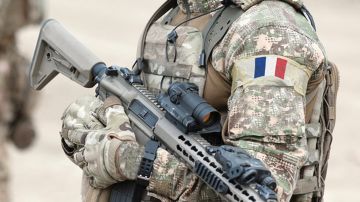 رغم تهديدات ترامب... فرنسا ترسل قوات إلى غرينلاند