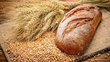 ماذا يحدث لمستوى السكر في الدم عند تناول خبز القمح الكامل بانتظام؟