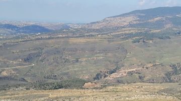 الجيش الإسرائيلي زعم استهداف مراكز لتدريب عناصر حزب الله ومواقع إطلاق صواريخ وتخزين أسلحة الجيش الإسرائيلي زعم استهداف مراكز لتدريب عناصر حزب الله ومواقع إطلاق صواريخ وتخزين أسلحة