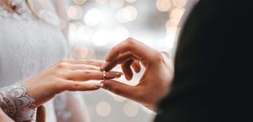 بالصورة فنان يفاجىء الجميع بزواجه: الحمد لله الذي تتم بنعمته الصالحات