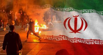 بعد أسابيع من الاحتجاجات إيران ما زالت تواجه اضطرابات داخلية وضغوطا خارجية بعد أسابيع من الاحتجاجات إيران ما زالت تواجه اضطرابات داخلية وضغوطا خارجية