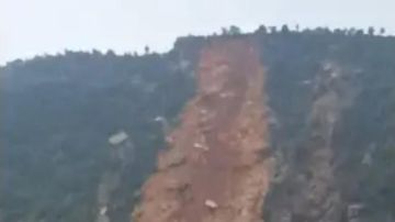 انهيار الجبل... بسبب العاصفة! انهيار الجبل... بسبب العاصفة!