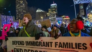تظاهرات غاضبة في أمريكا: تنديد بـ وحشية سياسات ترامب ضد المهاجرين