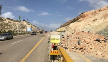 قتيل جراء حادث سير بين سيارة ودراجة نارية على اوتوستراد الغازية باتجاه صيدا قتيل جراء حادث سير بين سيارة ودراجة نارية على اوتوستراد الغازية باتجاه صيدا