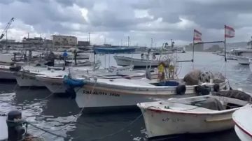 توقف حركة الصيد والملاحة البحرية في صيدا بسبب اشتداد العاصفة توقف حركة الصيد والملاحة البحرية في صيدا بسبب اشتداد العاصفة