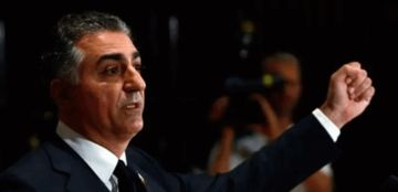 دعا الشعب الإيراني إلى التظاهر.. من هو رضا بهلوي نجل آخر شاه لإيران؟ دعا الشعب الإيراني إلى التظاهر.. من هو رضا بهلوي نجل آخر شاه لإيران؟