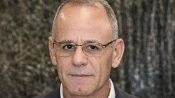 هكذا استدرج الموساد أحمد شكر