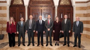 الحجار استقبل المحافظين لمناقشة شؤون المناطق والتحضيرات الانتخابية الحجار استقبل المحافظين لمناقشة شؤون المناطق والتحضيرات الانتخابية