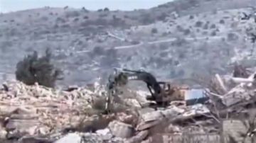 مجددا في الجنوب... استهداف جرافة واحتراقها بشكل كامل!