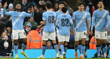السيتي يعبر إكستر بـ10.. وسيمينيو يسجل هدفه الأول