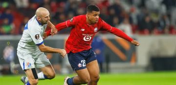 من منصة التتويج إلى غرف العمليات.. إصابة قوية تبعد مهاجم المغرب عن الملاعب من منصة التتويج إلى غرف العمليات.. إصابة قوية تبعد مهاجم المغرب عن الملاعب