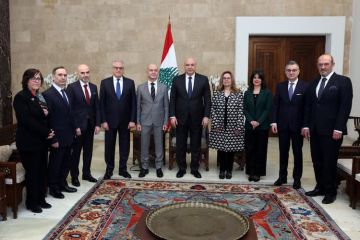 الرئيس عون التقى ميناسيان ودعا سفراء الإدارة المركزية الى تسهيل شؤون المواطنين وشكر لقائد الجيش الأردني دعم بلاده اللواء الحنيطي : مستمرون في تزويد الجيش بالعتاد والتدريب