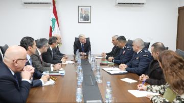 رجي وشقير بحثا في تطوير الخدمات القنصلية وإمكان إصدار جوازات سفر بيوكربونية قريبا رجي وشقير بحثا في تطوير الخدمات القنصلية وإمكان إصدار جوازات سفر بيوكربونية قريبا