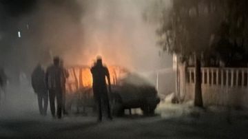 غارة من الطيران المسير تستهدف سيارة في مدينة بنت جبيل غارة من الطيران المسير تستهدف سيارة في مدينة بنت جبيل