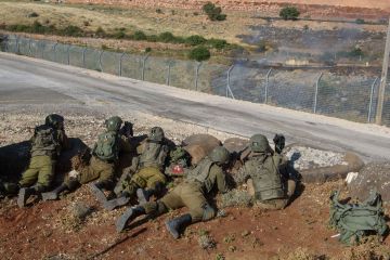 مراسلنا: قوة اسرائيلية فجرت منزلا ببلدة كفركلا في جنوب لبنان