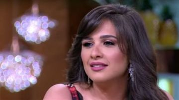 ياسمين عبد العزيز تحتفل بعيد ميلادها.. وهذا عمرها (فيديو)