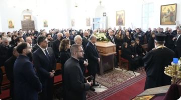 السيدة فيروز ودعت نجلها الاصغر هلي في مأتم حاشد في المحيدثة بكفيا السيدة فيروز ودعت نجلها الاصغر هلي في مأتم حاشد في المحيدثة بكفيا