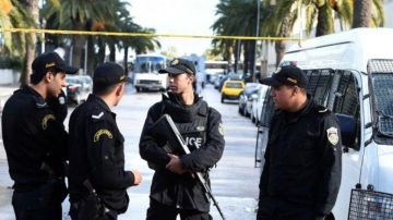 تمديد حال الطوارئ في تونس