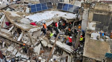 طرابلس تهتز مجددا.. لتصحو على ركام انهيار مبنى آل المير