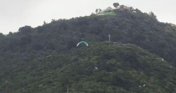 الدفاع المدني: نجاة 3 مواطنين سقطوا أثناء ممارسة رياضة الطيران الشراعي بين غوسطا وجونية