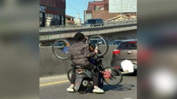 بالصورة: مشهد خطير على الأوتوستراد