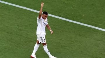 بالفيديو.. مبابي يحطم رقم رونالدو القياسي في دوري أبطال أوروبا بالفيديو.. مبابي يحطم رقم رونالدو القياسي في دوري أبطال أوروبا