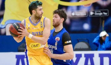 الرياضي يكتسح هوبس ويحلق بالصدارة..