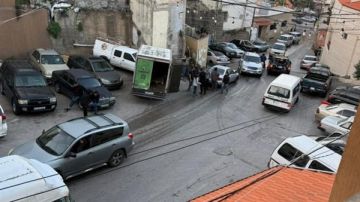 جنوبا: شجاعة سائق تمنع كارثة.. بيك أب يصطدم بـ4 سيارات لإنقاذ طفلة! (صور) جنوبا: شجاعة سائق تمنع كارثة.. بيك أب يصطدم بـ4 سيارات لإنقاذ طفلة! (صور)