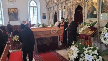 السيدة فيروز تودع اليوم نجلها هلي الرحباني