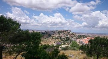 قوة معادية فجرت مبنى في يارون فجرا وقذيفة تسببت بحريق قرب حديقة مارون الراس صباحا قوة معادية فجرت مبنى في يارون فجرا وقذيفة تسببت بحريق قرب حديقة مارون الراس صباحا