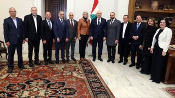 الرئيس عون استقبل وفدين من نقابة موظفي وعمال المواصلات السلكية واللاسلكية وإتحاد النقابات الزراعية ووعد بدراسة المطالب وأكد ضرورة حماية الإنتاج الزراعي