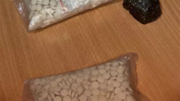 توقيف مروجي مخدرات يستخدمون توك توك 