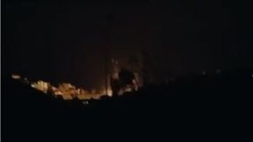 عاجل وبالصورة غارة تستهدف المبنى المهدد في بلدة كفر حتى - قضاء صيدا