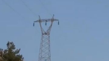 بالفيديو: أعمال صيانة مستمرة لإعادة التغذية الكهربائية