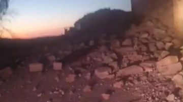 بالفيديو: استهداف منزل غير مأهول.. ودمار