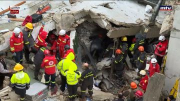 بالفيديو: عملية البحث عن ناجين مستمرة