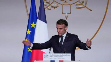 ماكرون أمام السفراء الفرنسيين: ملتزمون بتنظيم مؤتمرات دعم الجيش اللبناني
