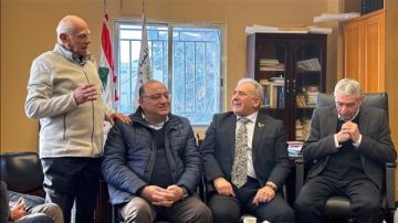 السفير الأسعد يلتقي رئيس بلدية المية ومية والمجلس البلدي