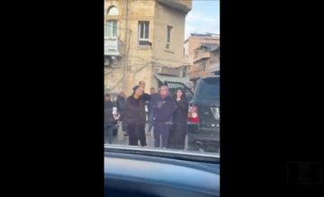 النشرة: اشكال في ساحة بعلبك بين مجموعة نساء تخلله استخدام لآلات حادة وتكسير سيارة النشرة: اشكال في ساحة بعلبك بين مجموعة نساء تخلله استخدام لآلات حادة وتكسير سيارة