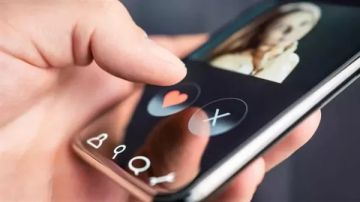 تطبيق مواعدة جديد يستخدم الذكاء الاصطناعي