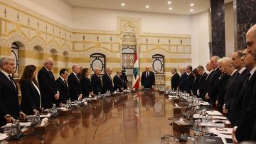 بين الإملاءات الخارجية وحقوق اللبنانيين.. أين أولويات الحكومة اللبنانية؟ (تقرير)