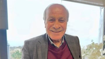 مختار حارة صيدا يهنئ الأستاذ عاطف مرعي أبو مرعي على إنتخابه رئيسا لنادي الأهلي - صيدا