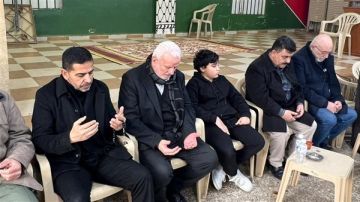 أبو العردات على رأس وفد قيادي يقدم واجب العزاء باللواء بحري جواد جاد الله أبو العردات على رأس وفد قيادي يقدم واجب العزاء باللواء بحري جواد جاد الله